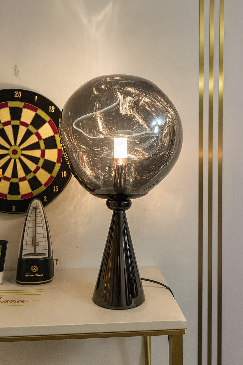MOLTEN ROCK LAMP