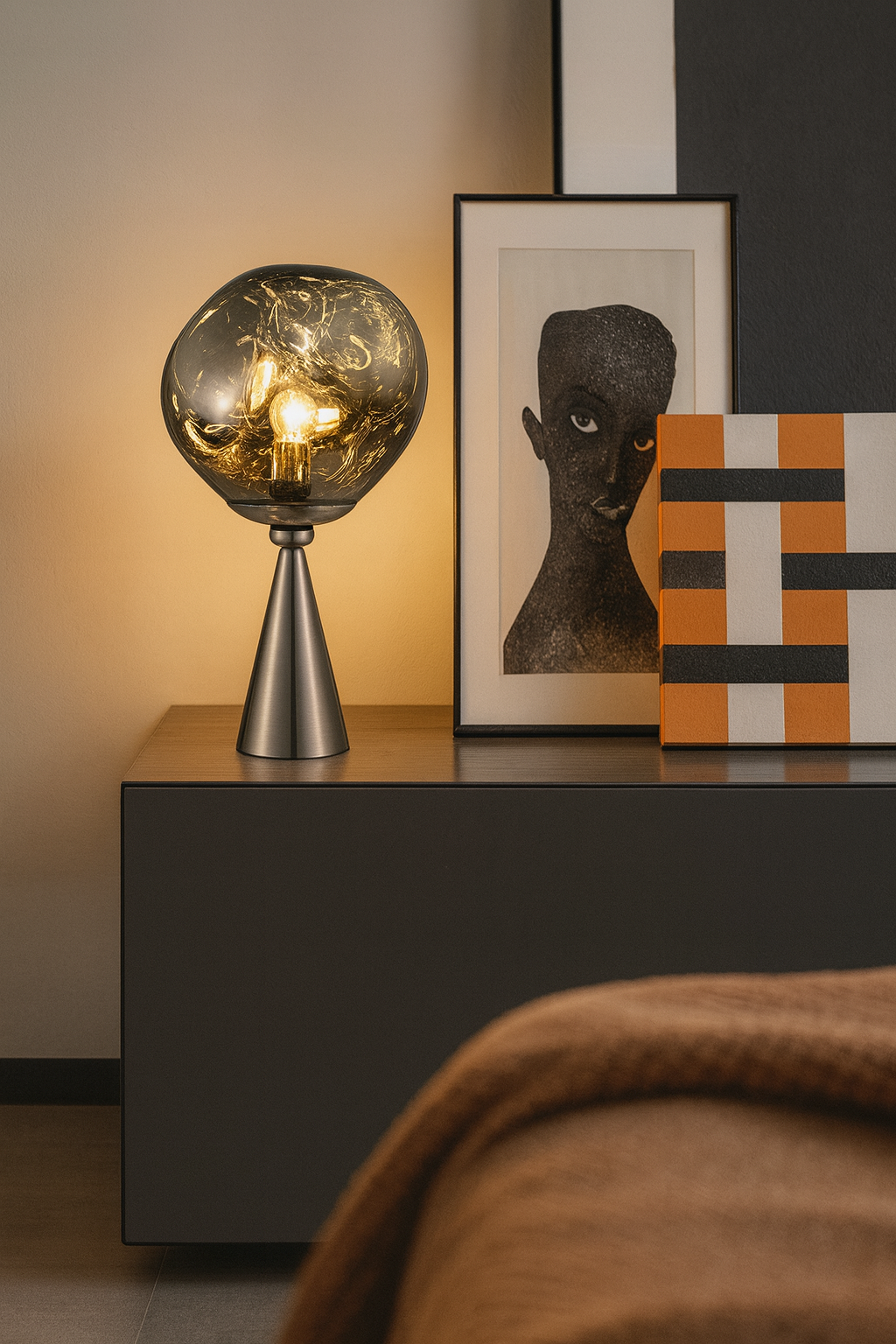 MOLTEN ROCK LAMP